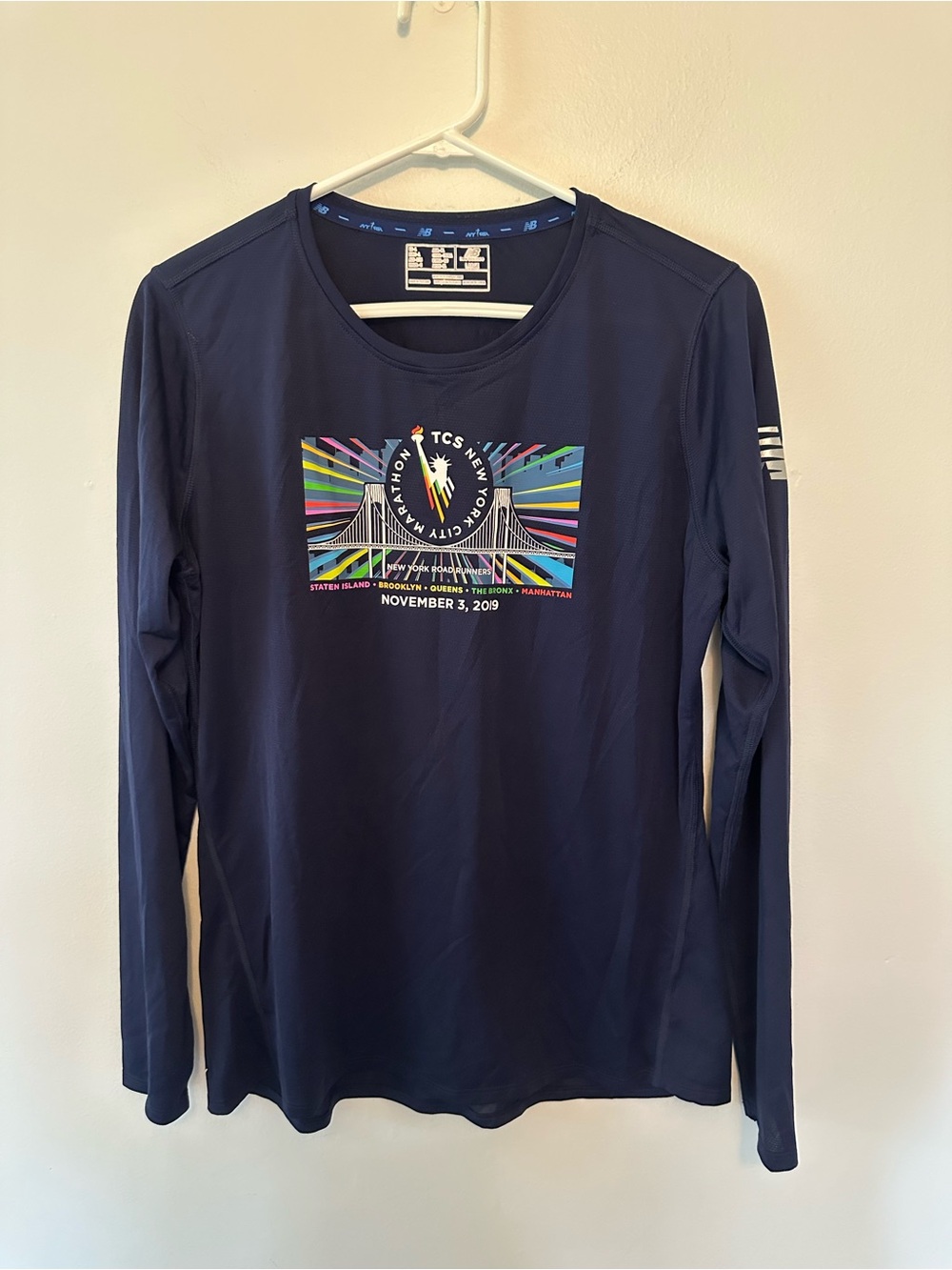 New Balance 2019 TCS NYC Marathon Long Sleeve Shirt Navy Women’s Large L NYRR